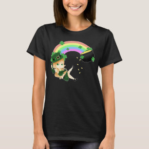 Gullig irländsk chibitrollflicka med krukan av t-shirt