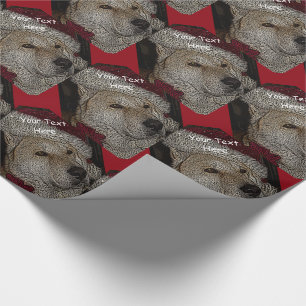 Gullig jul akita i rött santa hattporträtt presentpapper