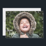 Gullig kärlek & ljust kort för Hanukkah<br><div class="desc">Det stilfulla och gulliga kortet för det Hanukkah helgdagfotoet är perfekt för all din vänner och familj denna julhelg.  Skräddarsy texten med ditt efternamn och året och byt ut bilden för ett foto av dina ungar,  husdjuret eller den hela familjen.</div>