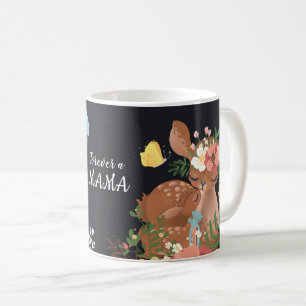 Gullig mammahjort med lite en bebishjort kaffemugg
