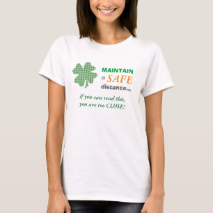 Gullig säker avståndsvarningsShamrock T-shirt