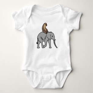 Gullig Sloth som rider en elefant Tee Shirt