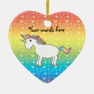 Gullig vitregnbågeunicorn på regnbågehjärtor julgransprydnad keramik