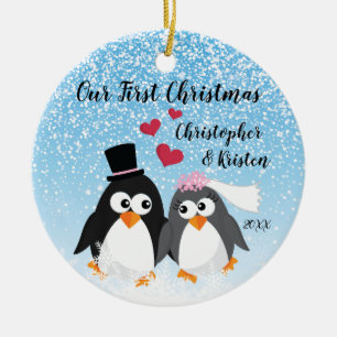 Gulliga brud- & brudgumpingvin vår första jul julgransprydnad keramik
