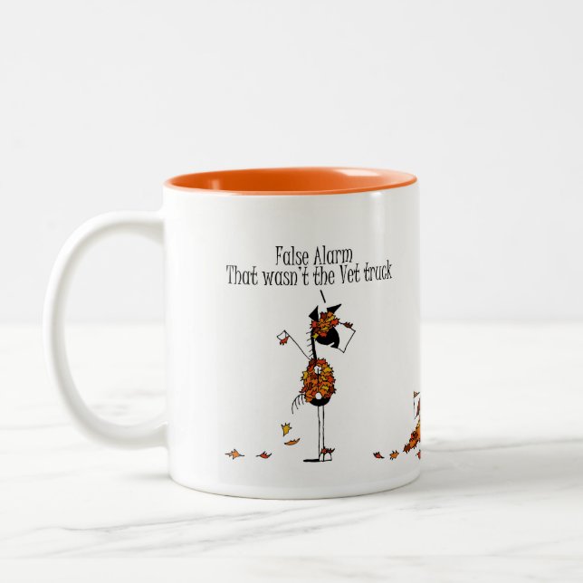 Gulliga nedgångsäsonghästar som gömmer från Två-Tonad mugg (Vänster)