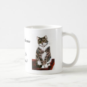 Gulliga tabby katt är välkommna kaffemugg