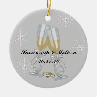 Gulligt gift; Vår första jul Julgransprydnad Keramik