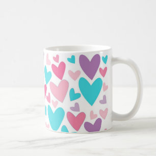 Gulligt rosa purpurfärgad och blåtthjärtamönster kaffemugg