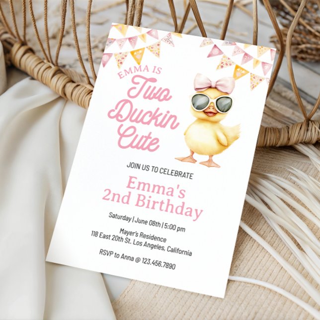 Gult Anka Themme Two Duckin Cute 2nd Birthday Inbjudningar (Editable Yellow Duck Birthday Invitation, Two Duckin Cute Yellow Duck 2nd Birthday Invite)