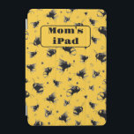 Gult Bee Gift for Teacher Gift Basket iPad Mini Skydd<br><div class="desc">Denna handdragna bidesign är en roligt och unik presentidé för lärare. Lägg till den i en lärargåva från basket eller använda i en presentlåda för bitemedlade lärare. Perfekt för bigåvor till lärare eller bigåvor till henne. Ett glatt,  färglöst alternativ för lärare eller älskare.</div>