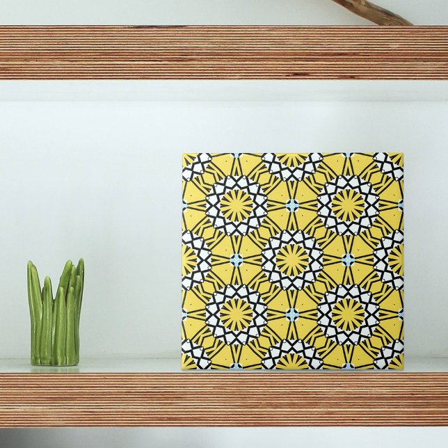 Gult Black and White Moroccan Mosaic Mönster Kakelplatta (Skapare uppladdad)