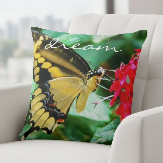 Gult Black Butterfly Photo Dream Script Colorful Kudde (Skapare uppladdad)
