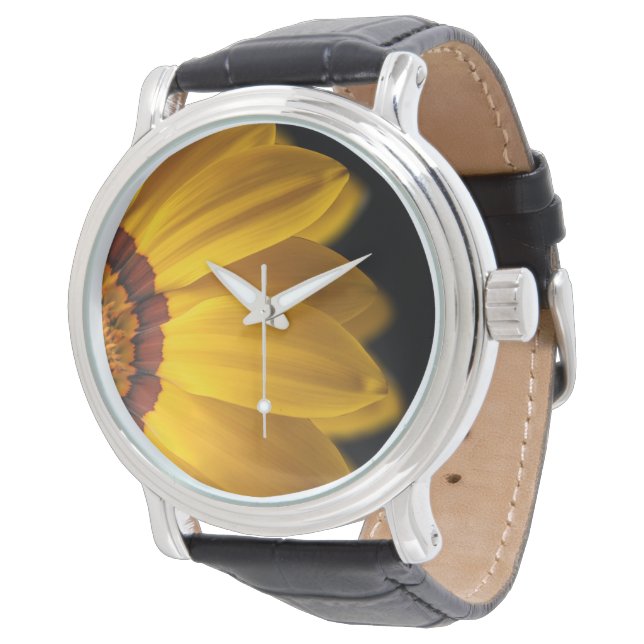 Gult blomma på svart bakgrund armbandsur (Vinklad)