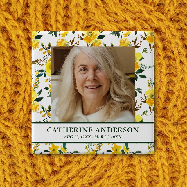 Gult Blommigt Funeral Memorial Photo Button Knapp (Skapare uppladdad)
