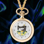Gult Blommigt Sewing Maskin Necklace Watch Armbandsur<br><div class="desc">Den söt som syr halsbandet är redot att vara personlig med namn eller monogram. Utskrivet med en svart vintage, stil, sydd maskin, accentuerad med en lavfisk bouquet av vattenfärgblommor av pastelltyp gult. Redigera bara namn-texten i knappen "anpassa den". Du kan välja mellan guld-ton eller silver-ton och många andra stilar-bilder i...</div>