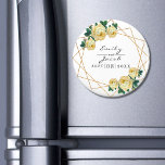 Gult Blommigt Wed Elegant Guld Glitter Geometric Magnet<br><div class="desc">Bröllop magnet. Utformningen har en elegant faux guld glitter geometric ram mönster. Övertäckt med vattenfärgen gul ros och grönt löv på två hörn. Anpassa den här mallen för att lägga till information. Klicka för att anpassa ytterligare om du vill göra fler ändringar. Allt är anpassade. Behöver du anpassning eller frågor...</div>