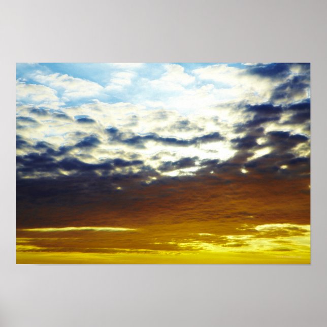 Gult Blue Moody Sunset med moln Poster (Framsidan)