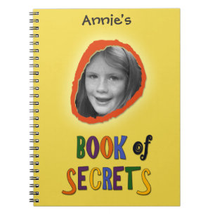 Gult Bok Secrets med Anpassningsbar Photo och Namn Anteckningsbok Med Spiral