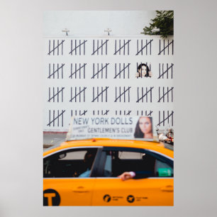 GULT CAB FRAMÅT FÖR VITT PÄRKT VÄLL POSTER