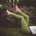 Gult Celandine Poppy Blommigt Leggings<br><div class="desc">Stretcherande,  moderiktiga skrifter som innehåller fotobilden av en gult Wood Poppy-blomma,  även kallad Celandine Poppy,  och som trycks i ett upprepande mönster. Färg omfattar gult och grönt. En roligt,  blommigt design! Markera dina storleka kopplingar.</div>