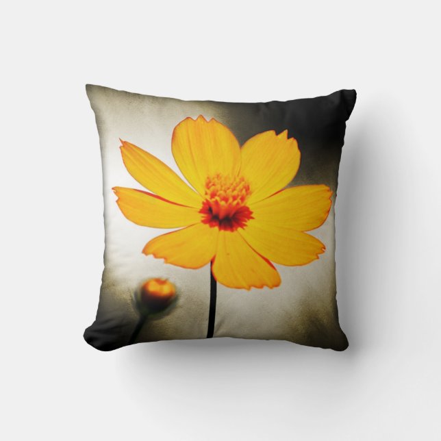 Gult cosmos-blomma - konst Pillow Kudde (Framsida)