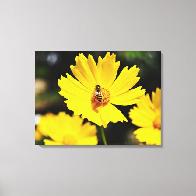 Gult Cosmos Flower och Bee Canvastryck (Framsida)