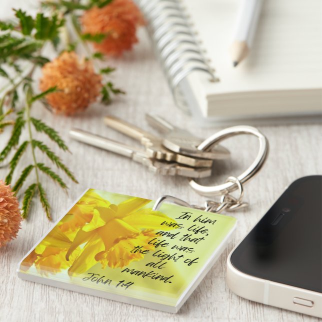 Gult Daffodils Acrylic Keychain Scripture (Högra Framsidan)