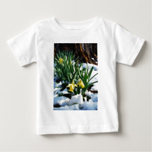 Gult Daffodils blommor i snö T Shirt