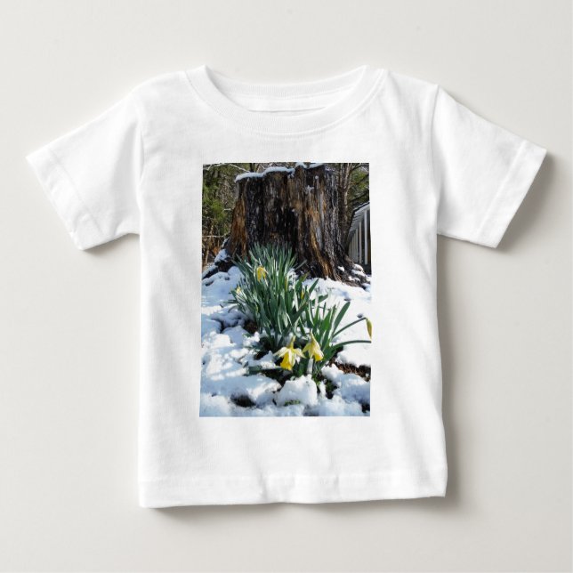 Gult Daffodils i snö Tee Shirt (Framsida)