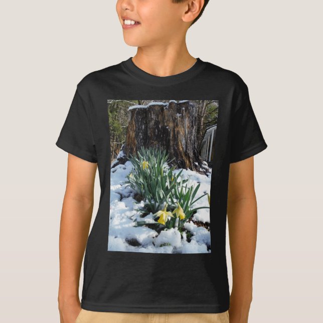 Gult Daffodils i snö Tee Shirt (Framsida)