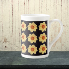 Gult Dahlia-Blommönstret på Black Benporslin Mugg