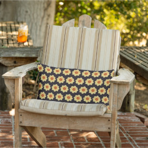 Gult Dahlia-Blommönstret på Black Lumbarkudde