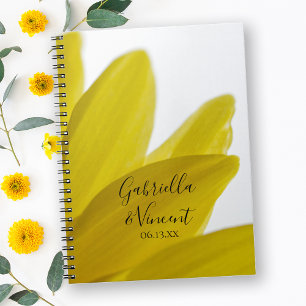 Gult Daisy Flower Petals Bröllop Guest Bok Anteckningsbok