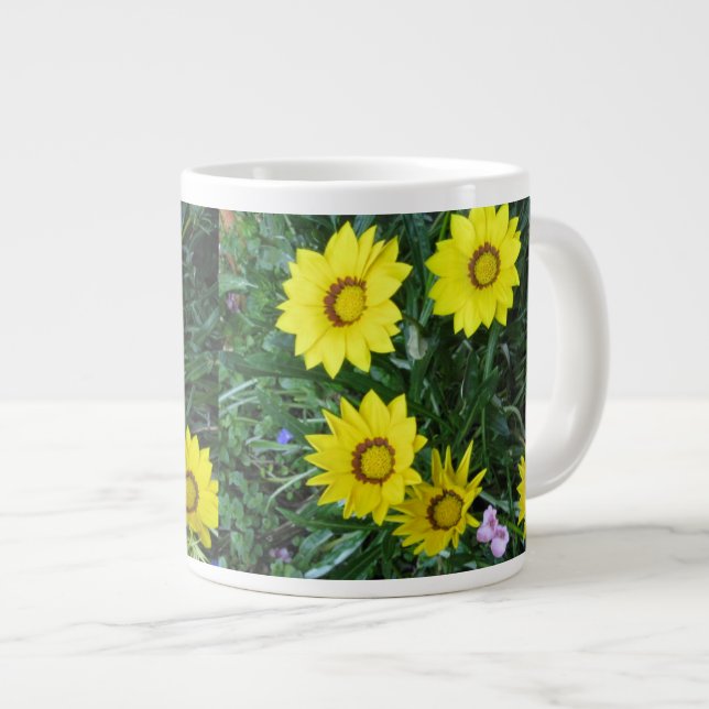 Gult Daisy Jumbo Mugg (Framsida höger)