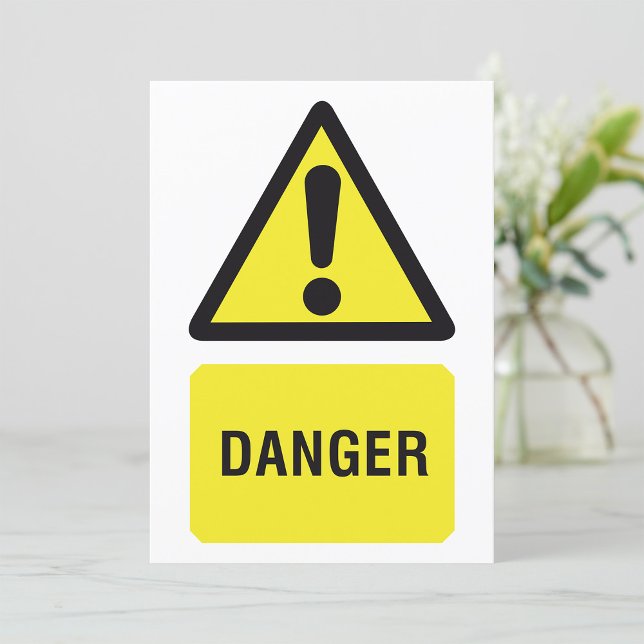 Gult Danger-tecken Inbjudningar (Skapare uppladdad)