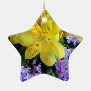 Gult Daylilies & Lila Lilac Flowers Julgransprydnad Keramik