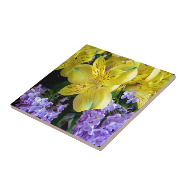 Gult Daylilies & Lila Lilac Flowers Kakelplatta (Sidan)