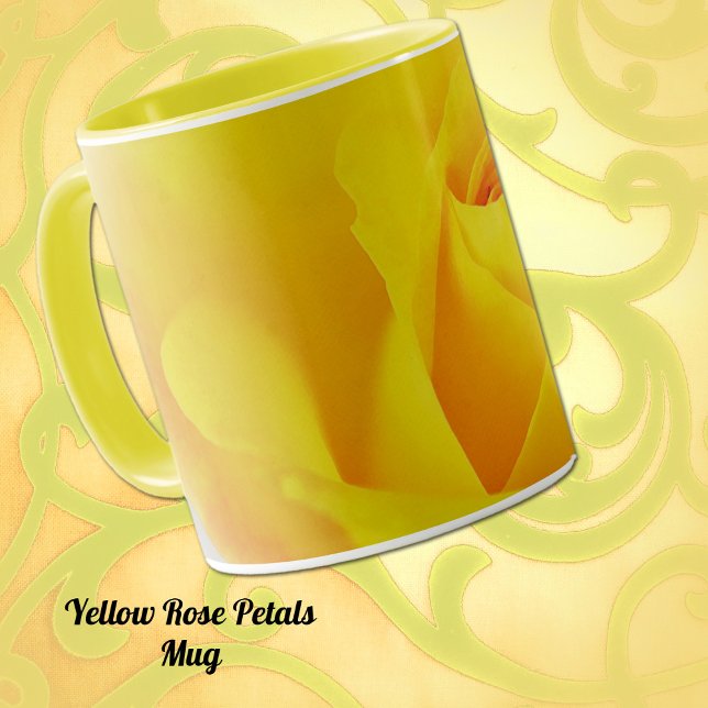 Gult Dreamy Ro Petals Mugg Kopp (Yellow Rose flower petals close up on mug.)