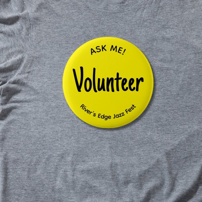 Gult Fråga mig skylt för volontärer Knapp (Yellow "ask me!" volunteer pin button badge with custom name of organization or event.)