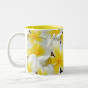 Gult Frangipani Bouquet Två-Tonad Mugg