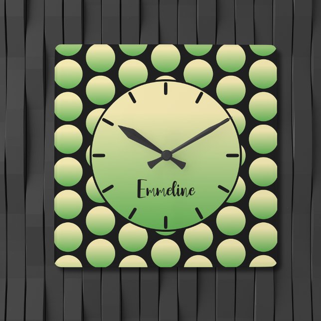 Gult Grönt Dot Black Script Namn Typography Fyrkantig Klocka (Square green polka dot clock on a dark gray wall.)
