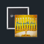 Gult Guld Hanukkah Menorah Peace Gnistra Shine Knapp<br><div class="desc">"Fred, gnistra, skina." Ett närliggande foto av en ljus, färgstark, gult och guld artsy-menorah hjälper dig att vaktera helgdag av Hanukkah i stil. Känn julhelgens värme och glädje när du bäror den här chicen, färgstark Hanukkah-knapp. Matchningskort, porto, klistermärken, kuddar, husvagnar, totepåsar och andra produkter finns också tillgängliga i min "Hanukkah...</div>