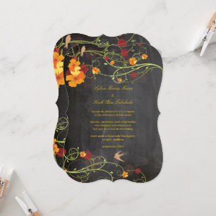 Gult Hibiscus Sväljer Blommigt Chalkboard Bröllop Inbjudningar