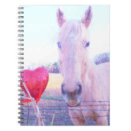 Gult Horse and Red Heart Anteckningsbok