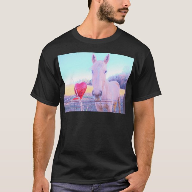 Gult Horse and Red Heart T-shirt (Framsida)