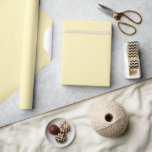 Gult i fast Färg Presentpapper<br><div class="desc">Fast färg som är papper i ett stort antal färger för alla dina bröllop och duschgåvor. Färger för 2025 är mörk och djärv,  och det är vad ni kommer att finna i mina senaste konstruktioner med färg namn från olika designföretag.</div>