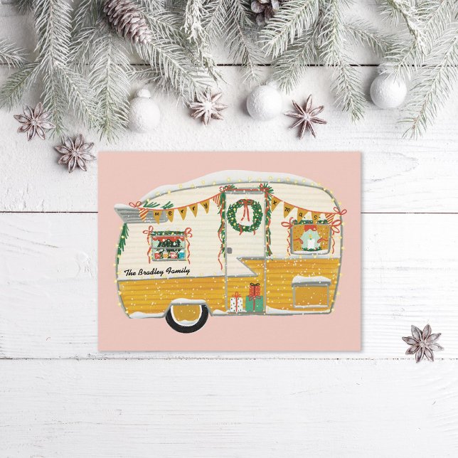 Gult Illustrated Vintage Trailer Helg Vykort (Skapare uppladdad)