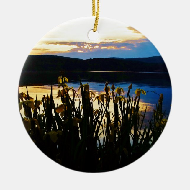 Gult Iris vid Sjö Arrowhad-kusten Julgransprydnad Keramik (Framsidan)