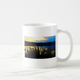 Gult Iris vid Sjö Arrowhad-kusten Kaffemugg