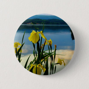 Gult Iris vid Sjö Shore Knapp